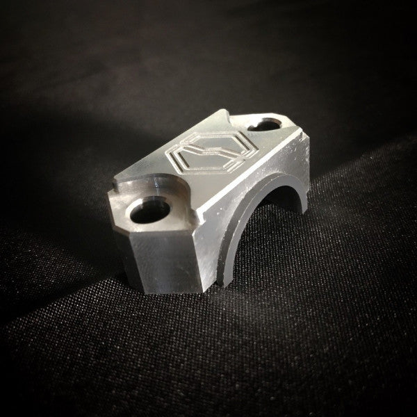 Attache Rotative de réservoir à frein