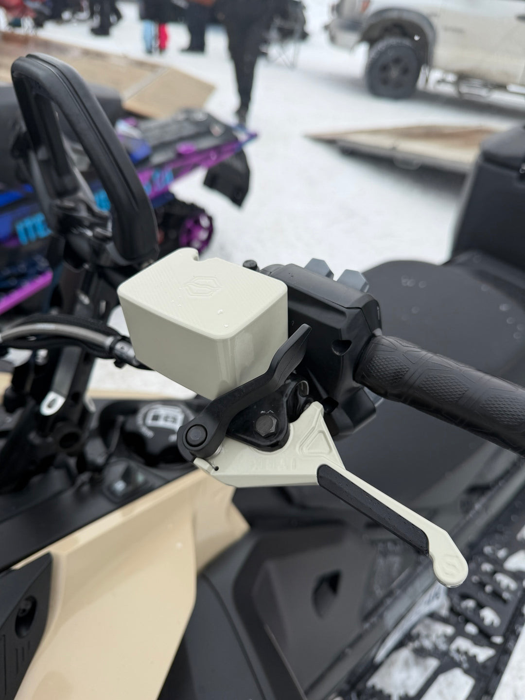 Ski-doo - Brake reservoir protector