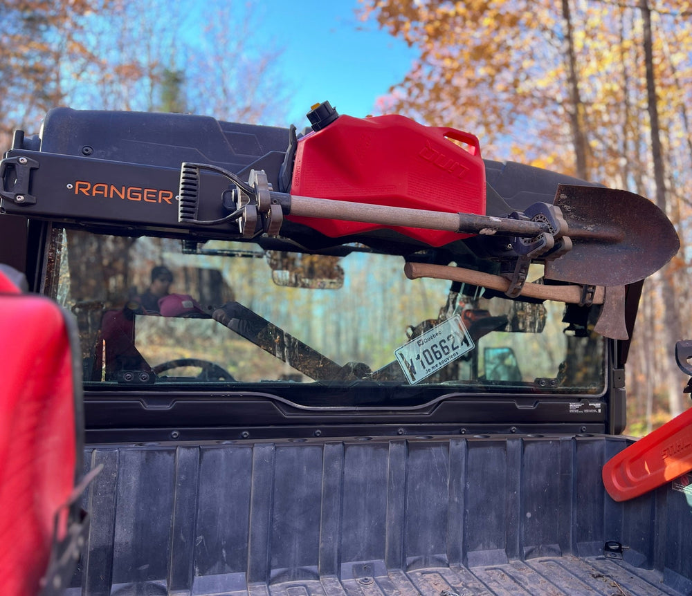 Vue arrière du rack LinQ de cabine Itek pour Polaris Ranger 1000.