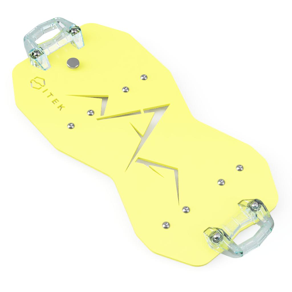 Adaptateur Milwaukee Packout vers LinQ simple permettant l’installation d’un accessoire Ski-Doo LinQ 16 pouces sur une boîte Packout jaune éclatant
