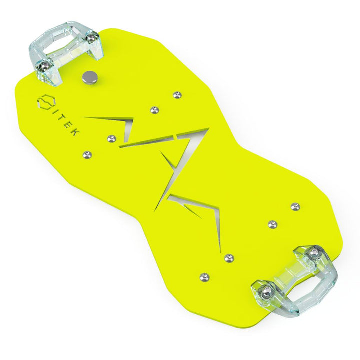 Adaptateur Milwaukee Packout vers LinQ simple permettant l’installation d’un accessoire Ski-Doo LinQ 16 pouces sur une boîte Packout lime squeeze