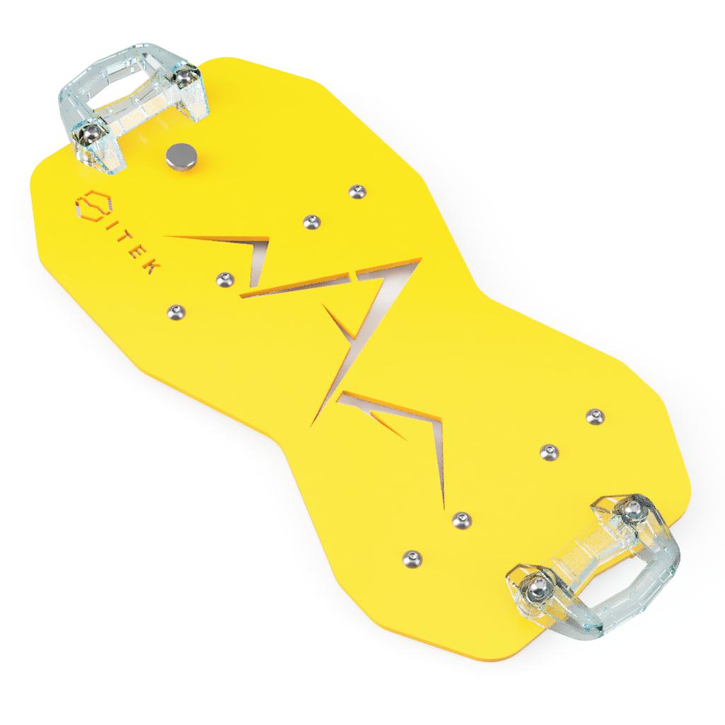 Adaptateur Milwaukee Packout vers LinQ simple permettant l’installation d’un accessoire Ski-Doo LinQ 16 pouces sur une boîte Packout jaune neo