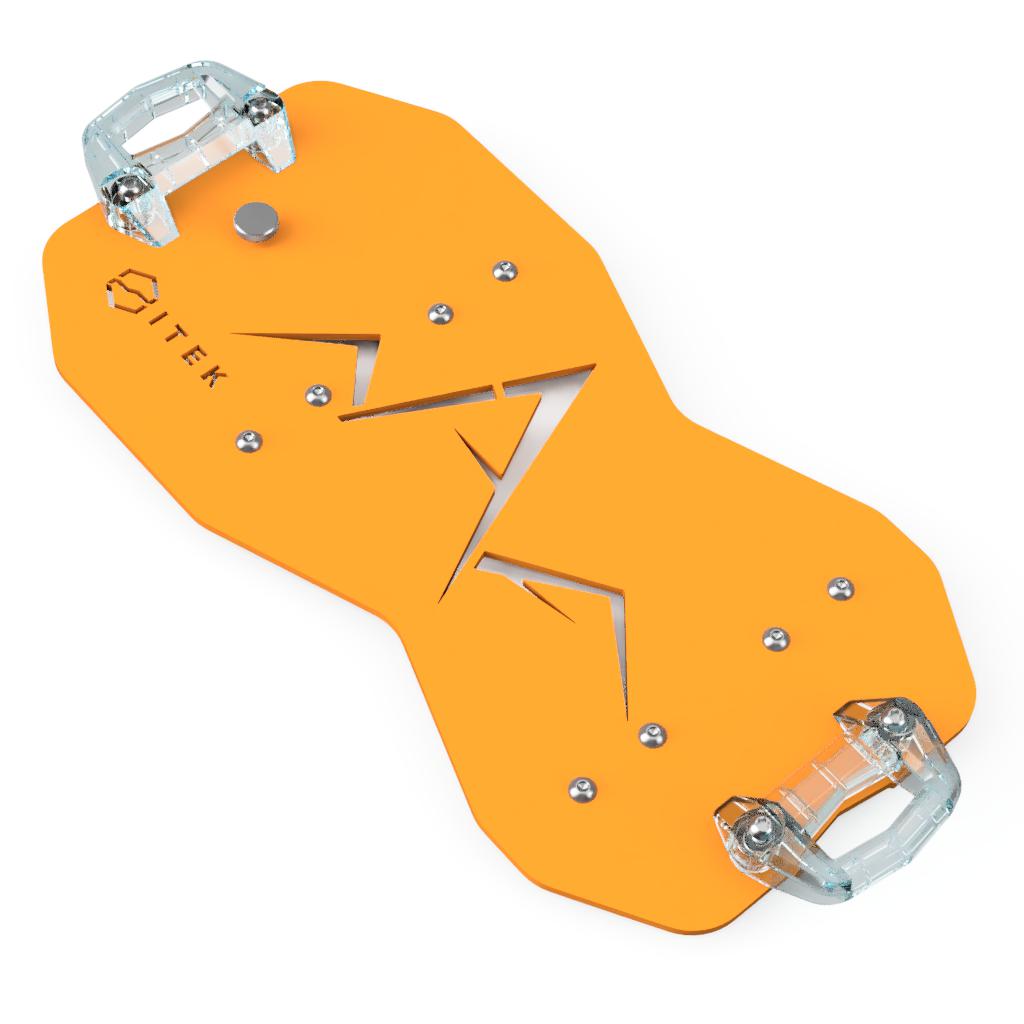 Adaptateur Milwaukee Packout vers LinQ simple permettant l’installation d’un accessoire Ski-Doo LinQ 16 pouces sur une boîte Packout orange crush