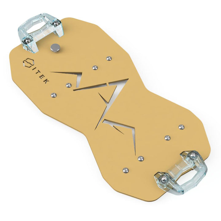 Adaptateur Milwaukee Packout vers LinQ simple permettant l’installation d’un accessoire Ski-Doo LinQ 16 pouces sur une boîte Packout titane liquide