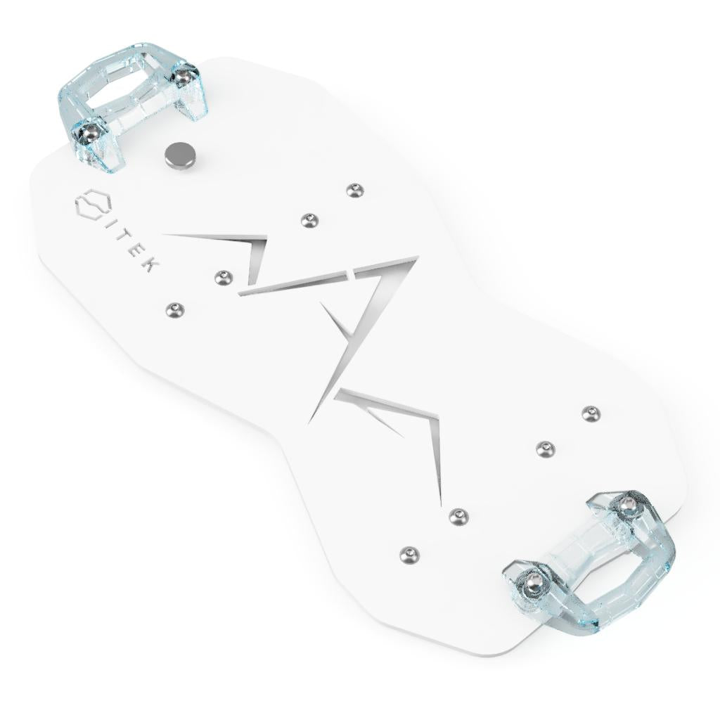 Adaptateur Milwaukee Packout vers LinQ simple permettant l’installation d’un accessoire Ski-Doo LinQ 16 pouces sur une boîte Packout blanc